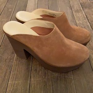 Chinese laundry clog